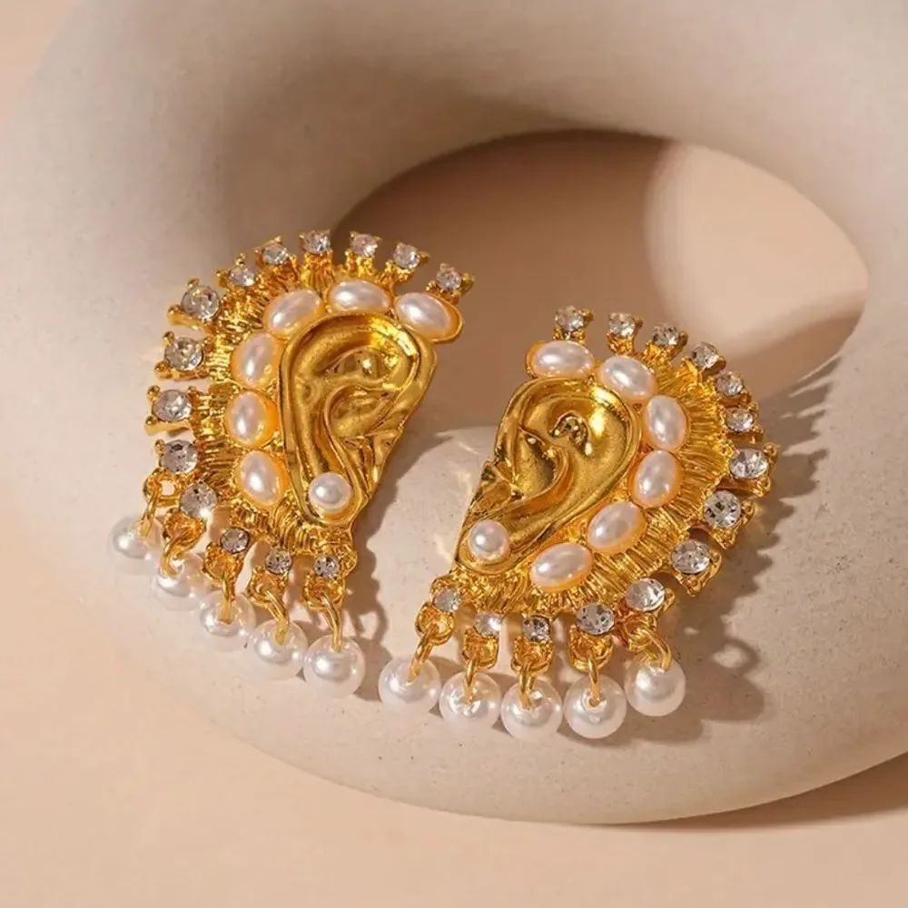 Statement stud earrings A896